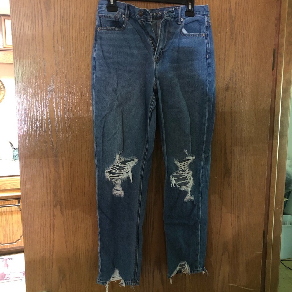 NWOT AE distressed mom jeans